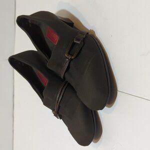 MUNRO Cindi American Brown Stretch Fabric Pumps Buckle Strap